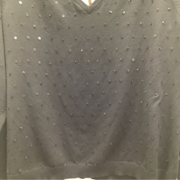 Attention Size X-Large Sequence Black V-Neck Sweater. Preloved - Picture 4 of 4